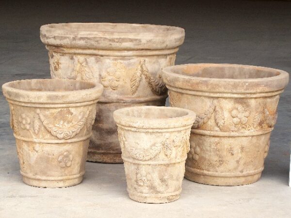 Antiqua Wreath Planter