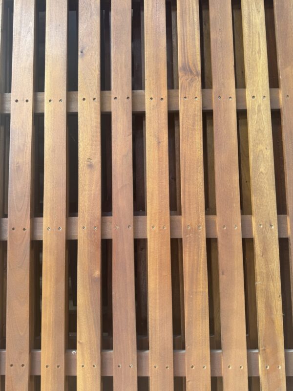 Vertical Slat Screen Panel