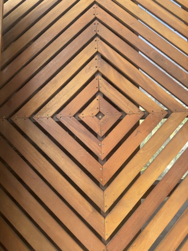 Diamond Screen Panel